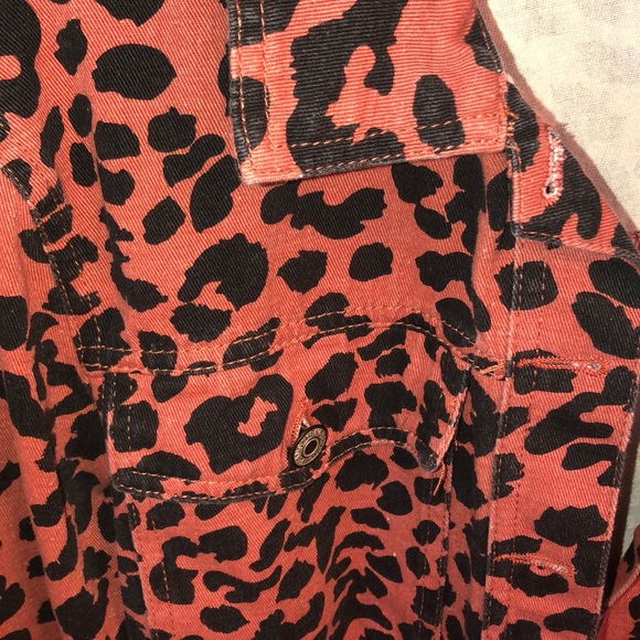CHEETAH cropped jacket with raw hem - Picture 2 of 3
